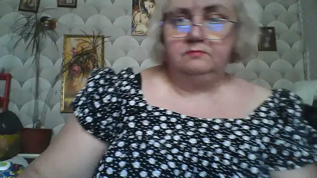 MarinaFarina53 online show from May 2026 01:32:01 PM