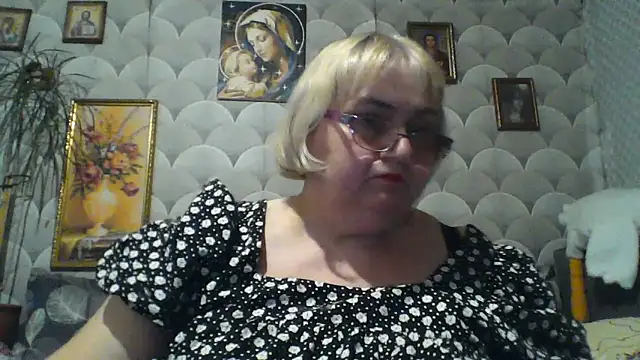 MarinaFarina53 online show from June 2026 07:48:01 PM