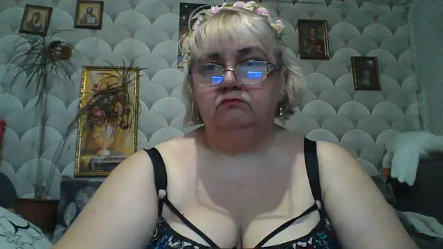 MarinaFarina53 online show from May 2026 07:19:02 AM