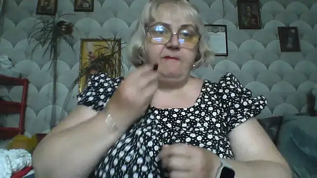 MarinaFarina53 online show from May 2026 12:47:01 PM