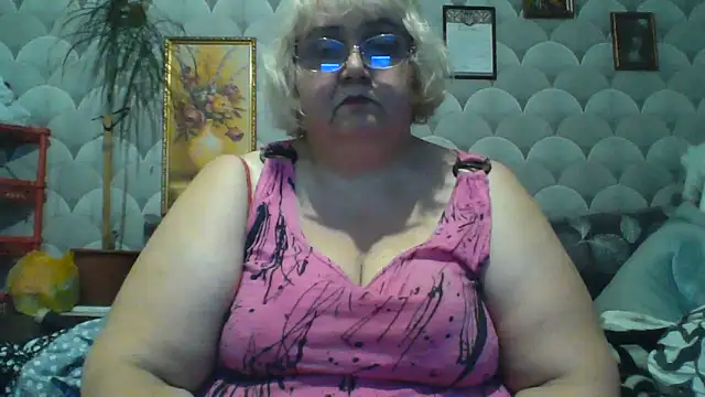 MarinaFarina53 online show from May 2026 09:00:01 PM