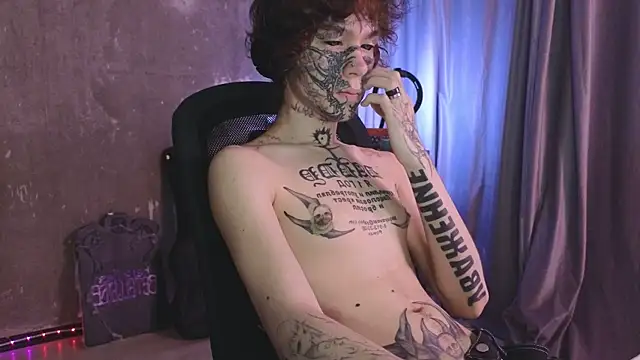 Snapshot of Emo___boy chatting on May 2026 11:01:02 PM Emo boy online show from May 2026 11:01:02 PM