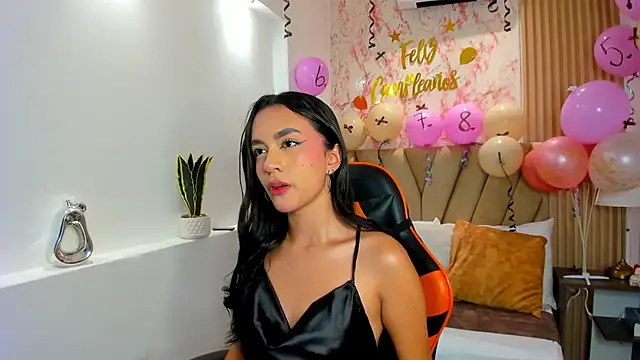 Aisha Vex online show from June 2026 02:39:02 PM