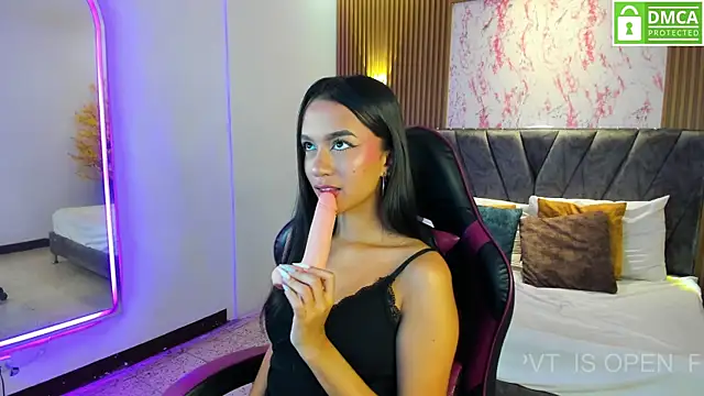 Aisha Vex online show from June 2026 02:28:01 PM
