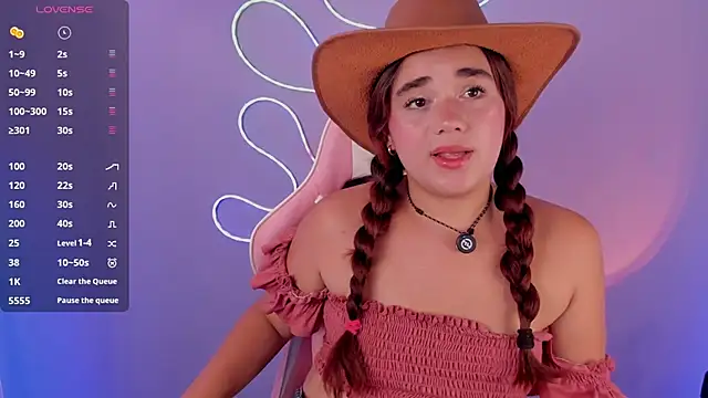 CharlotteBloom12 online show from May 2026 02:42:02 PM