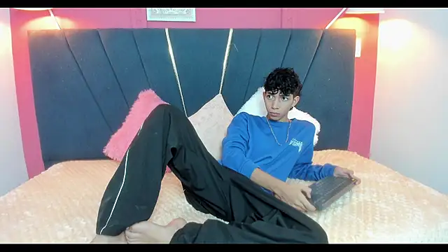 ero boy40 online show from June 2026 04:46:01 AM