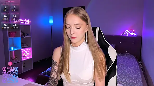 Snapshot of callme_eva chatting on May 2026 02:39:02 PM callme eva online show from May 2026 02:39:02 PM