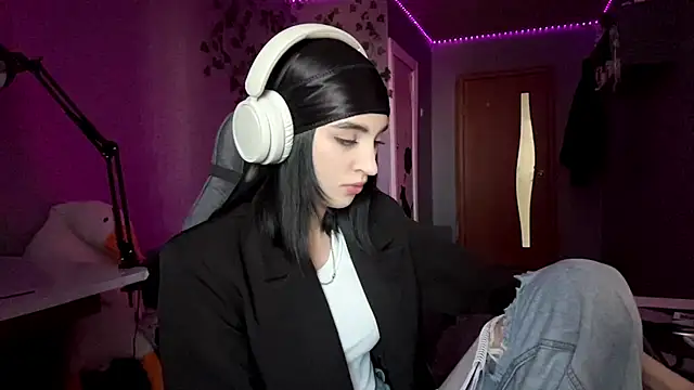 NightFoxxx online show from June 2026 10:31:01 AM