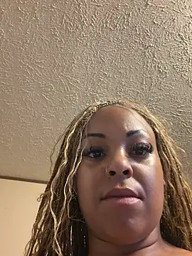 Missprettythang online show from May 2026 05:21:02 PM