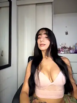 Alejandraa02 online show from May 2026 10:26:01 PM