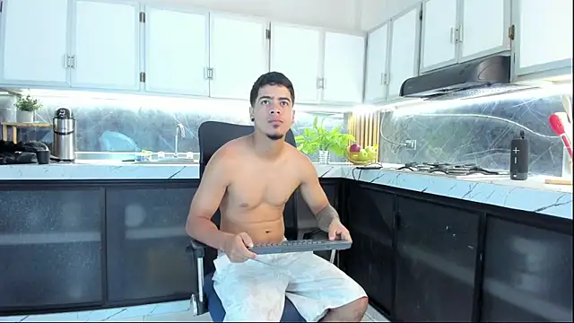 Snapshot of criss_hardcock_ chatting on June 2026 02:23:02 PM criss hardcock online show from June 2026 02:23:02 PM