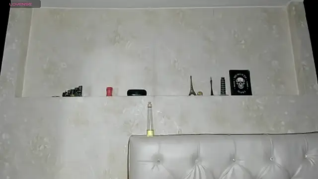 ESTEFAN HILLS online show from June 2026 10:43:01 PM