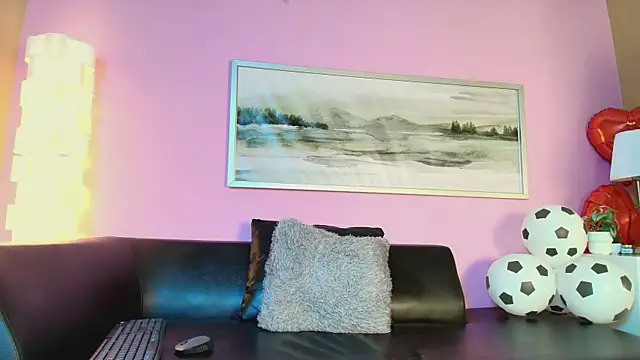 Lunaavega  online show from July 2026 06:03:01 PM