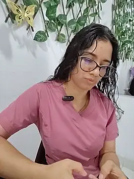 alanahot94 online show from June 2026 03:45:01 PM