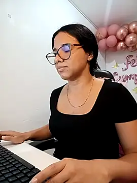 alanahot94 online show from May 2026 12:25:01 AM