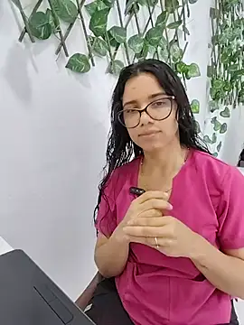 alanahot94 online show from June 2026 07:20:01 PM