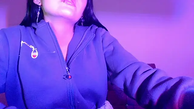 dulcegreyx online show from May 2026 05:21:02 PM