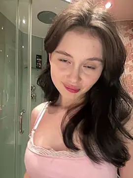 Snapshot of EvaHearts chatting on May 2026 10:26:01 PM EvaHearts online show from May 2026 10:26:01 PM