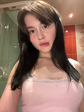 Snapshot of EvaHearts chatting on June 2026 10:15:02 PM EvaHearts online show from June 2026 10:15:02 PM
