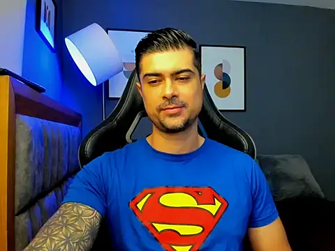 Snapshot of ZEI-001 chatting on May 2026 03:25:02 AM ZEI-001 online show from May 2026 03:25:02 AM