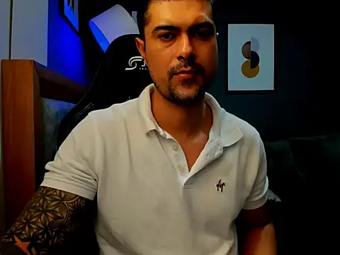 Snapshot of ZEI-001 chatting on May 2026 02:31:01 AM ZEI-001 online show from May 2026 02:31:01 AM