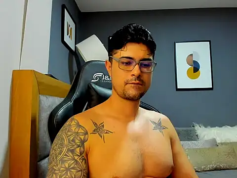 Snapshot of ZEI-001 chatting on June 2026 02:50:01 AM ZEI-001 online show from June 2026 02:50:01 AM