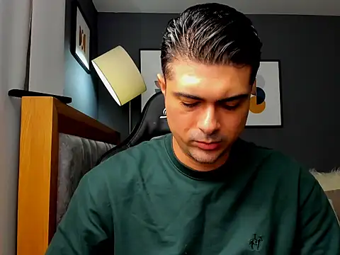 Snapshot of ZEI-001 chatting on June 2026 03:40:01 AM ZEI-001 online show from June 2026 03:40:01 AM
