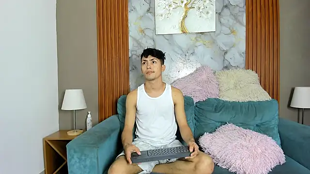 Snapshot of CAT_LOVE1 chatting on May 2026 12:28:01 AM CAT LOVE1 online show from May 2026 12:28:01 AM
