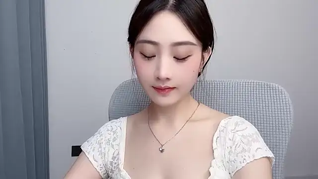  222Mia online show from June 2026 03:25:01 AM