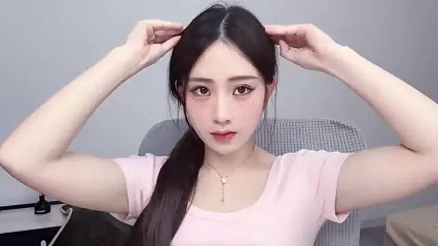  222Mia online show from May 2026 02:10:01 AM
