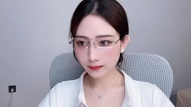  222Mia online show from May 2026 03:13:01 AM