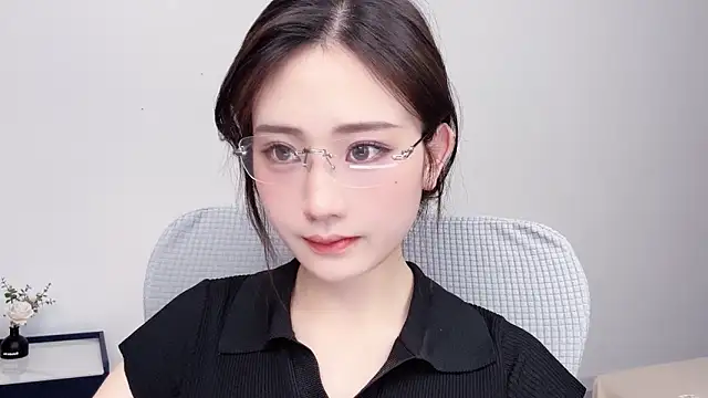  222Mia online show from May 2026 01:57:01 AM