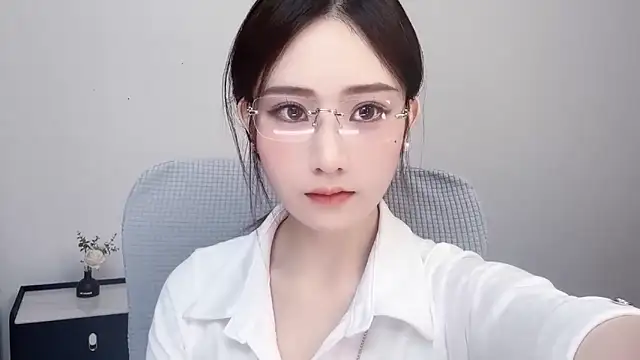  222Mia online show from May 2026 02:22:01 AM