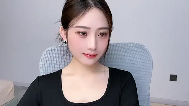  222Mia online show from June 2026 01:33:01 AM