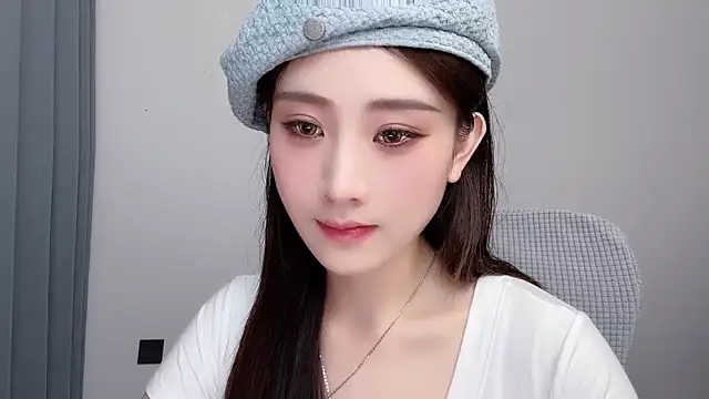  222Mia online show from June 2026 12:22:01 PM