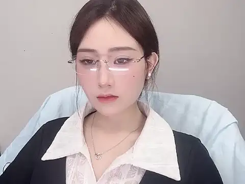 222Mia online show from May 2026 02:52:01 AM