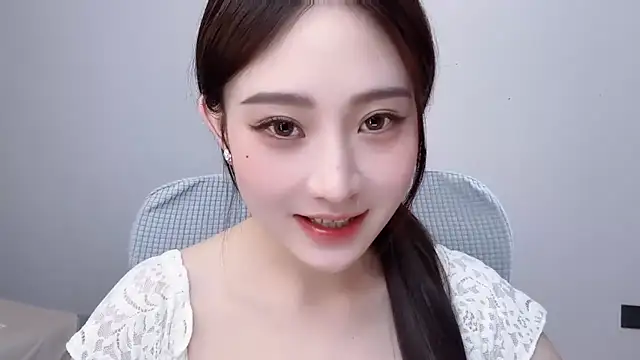  222Mia online show from June 2026 05:12:02 AM