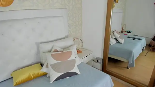 candy eyes  online show from May 2026 02:53:01 AM
