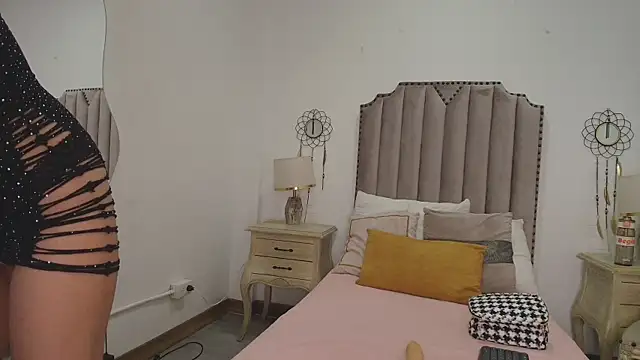 mia tentacion   online show from June 2026 10:47:01 PM