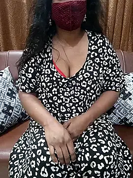 Snapshot of Ponaam-Babe chatting on May 2026 06:12:02 PM Ponaam-Babe online show from May 2026 06:12:02 PM