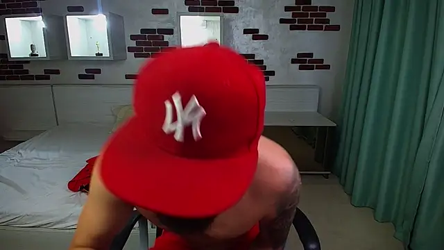 OscarWillss online show from May 2026 04:32:01 AM