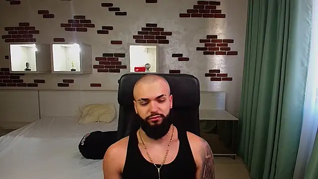 OscarWillss online show from May 2026 04:18:02 AM