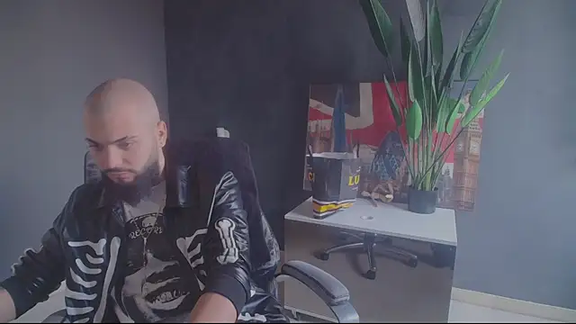 OscarWillss online show from June 2026 04:56:02 AM