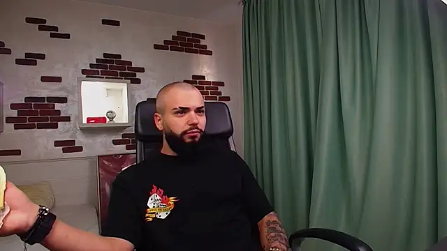 OscarWillss online show from May 2026 04:08:02 AM