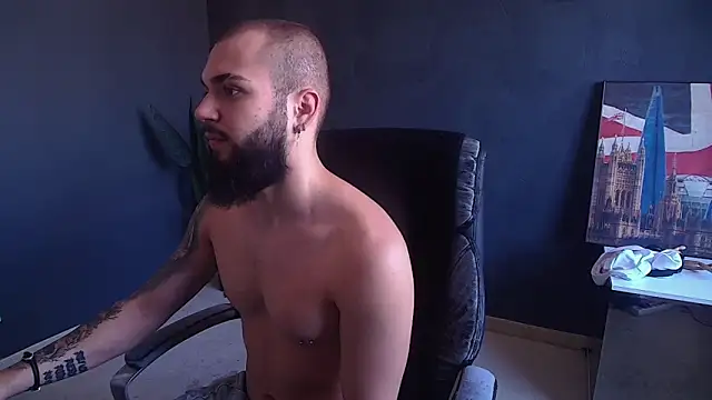 OscarWillss online show from June 2026 09:03:02 AM