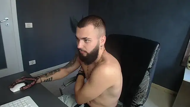 OscarWillss online show from June 2026 03:39:02 AM