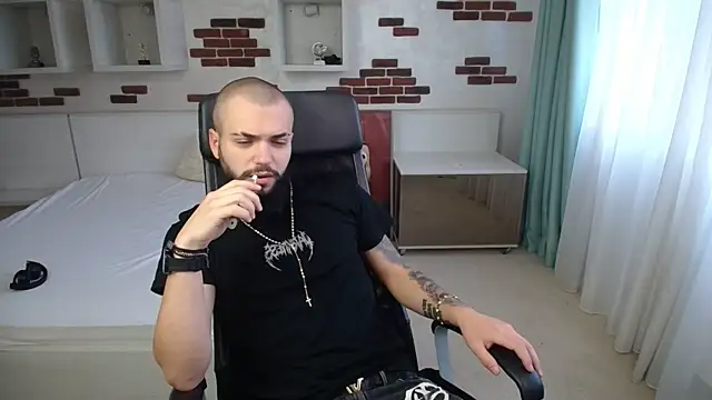 OscarWillss online show from May 2026 04:29:01 AM