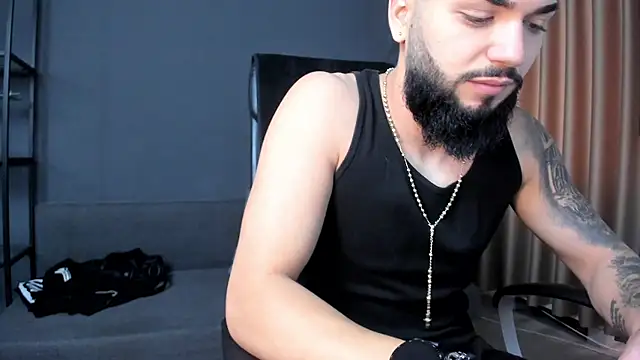 OscarWillss online show from May 2026 04:51:01 AM
