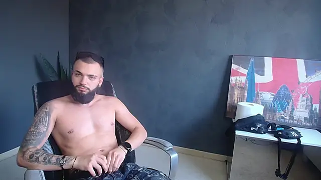 OscarWillss online show from June 2026 12:22:01 PM
