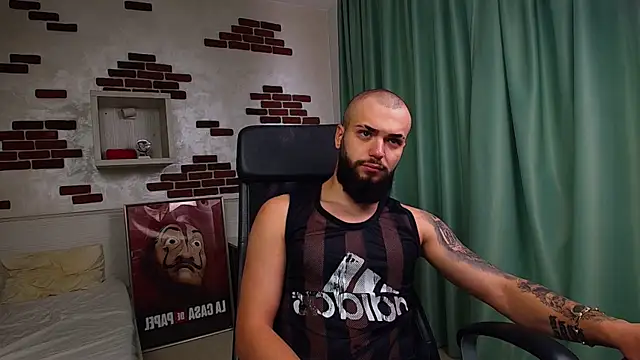 OscarWillss online show from May 2026 05:37:02 AM